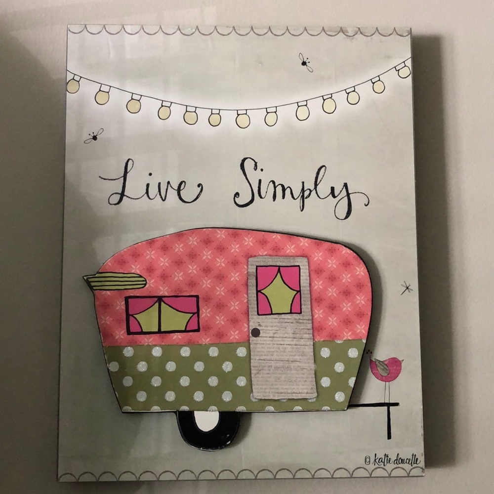 Live Simple wall decor